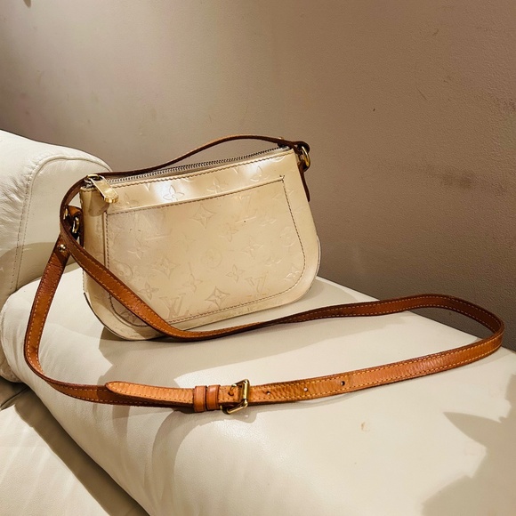 ** WOW** 💫Louis Vuitton Minna Street Vernis Crossbody - Picture 12 of 12